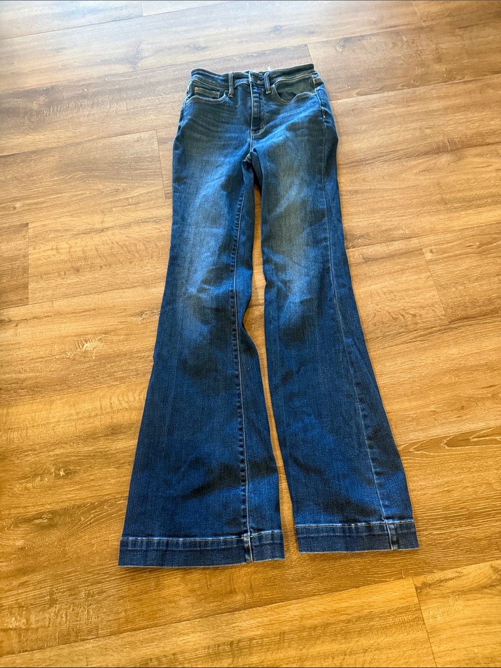 Judy Blue Dark Wash MidRise  Flare Jeans 26/32
